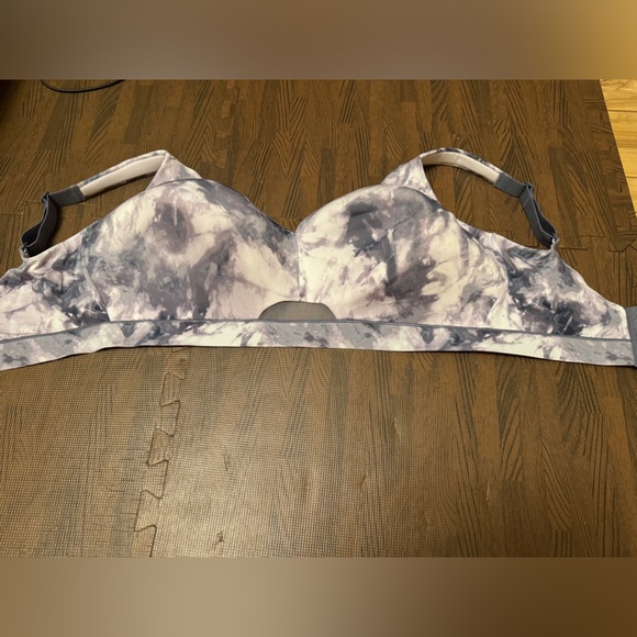 2/$25 Cacique Comfort Bliss Lightly Lined No-Wire Bra in floral 38I, EUC - Picture 4 of 7